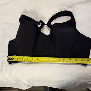 Elegant Black Sports Bra for Women